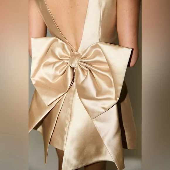 NWT Odd Muse London Gold The Ultimate Muse Bow Detail Mini Dress (removable bow) - Picture 6 of 15